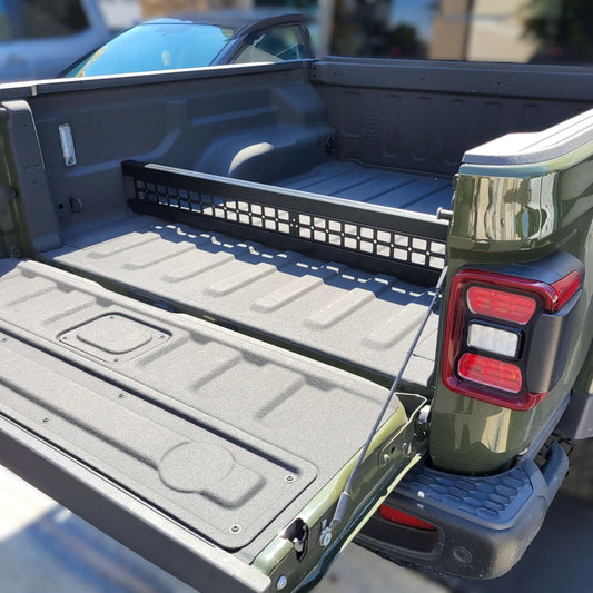 Jeep Gladiator bed divider installed