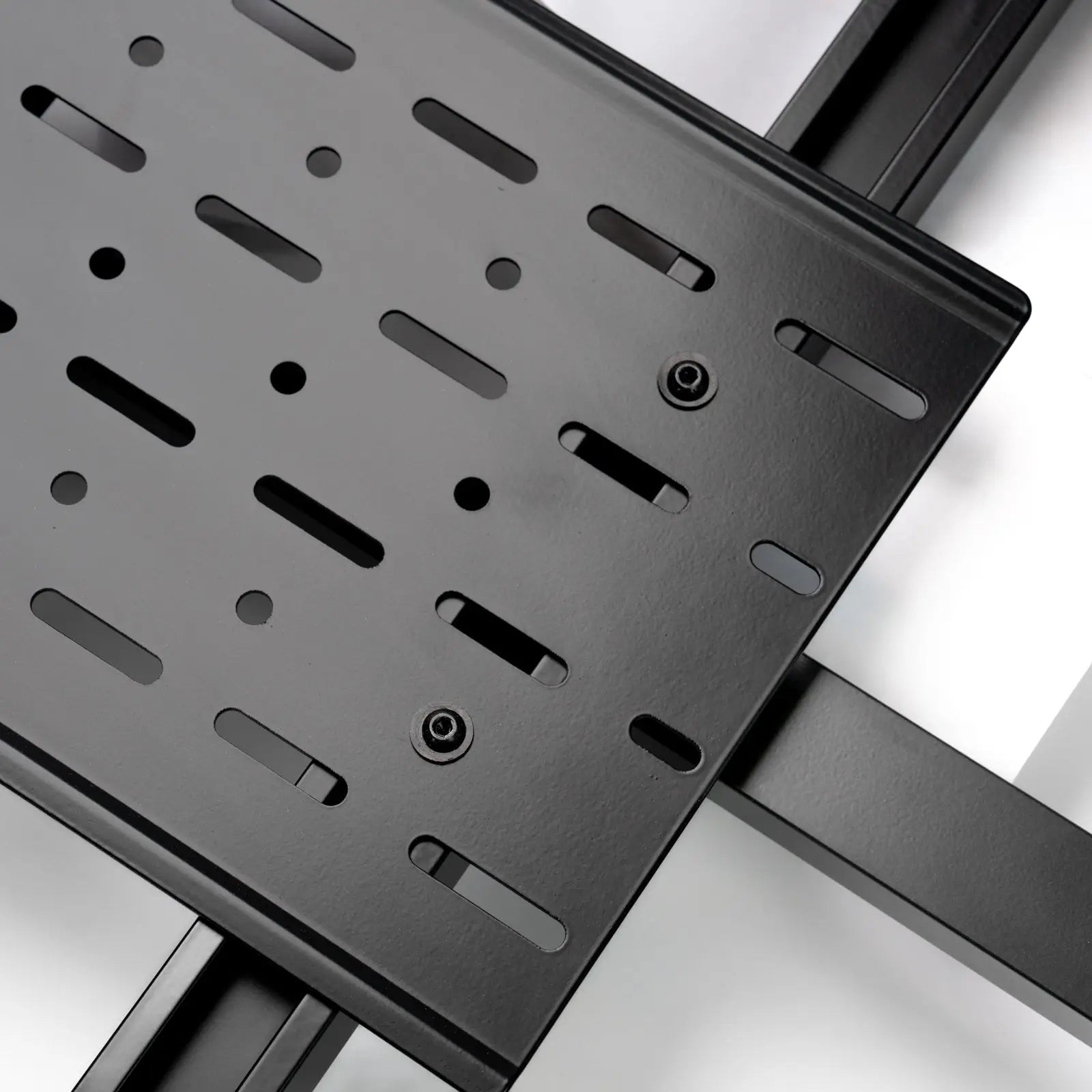 Universal accessory plate installed on platform rack